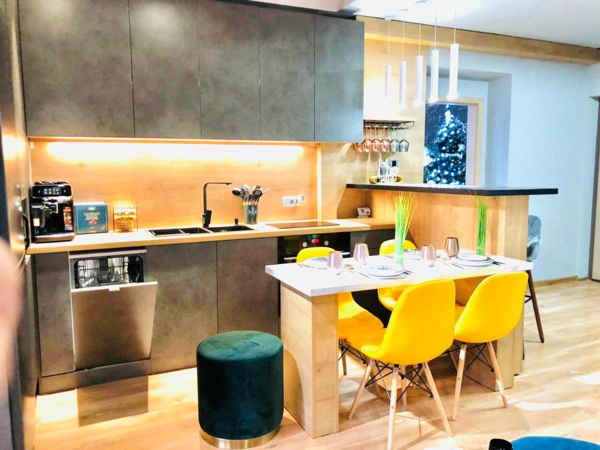 Maya Luxury Residence ポイアナ・ブラショフ エクステリア 写真